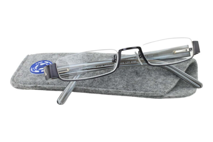 I Need You Halbrand Lesebrille Otto gun auf Etui I Need You Halbrand Lesebrille Otto gun Produktbild auf Etui