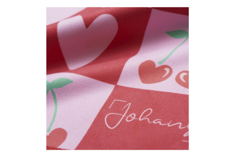 Johans-Tuch-Cherry-Love-detail Spectacle and display cloth CHERRY LOVE