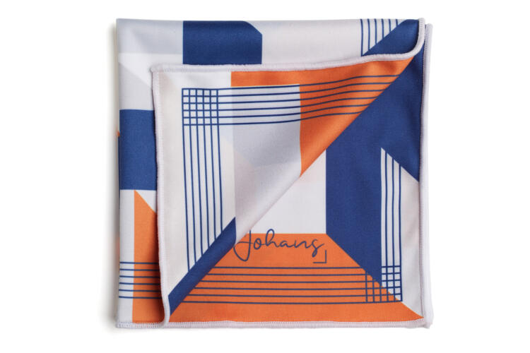 Johans-Tuch-STAGES-gefaltet Brillen- und Displaytuch STAGES