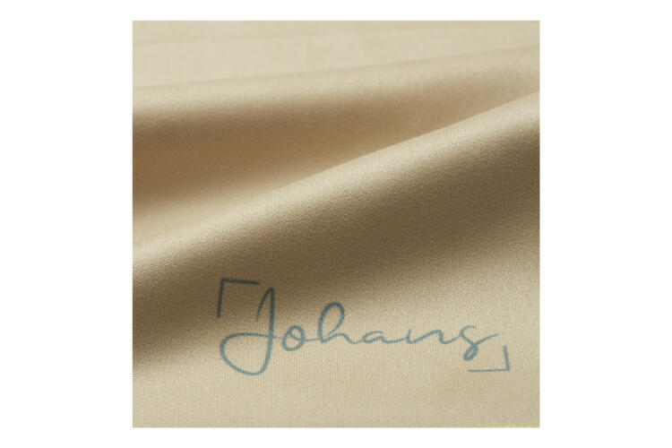 Johans_Tuch-sandgelb-detail Brillen- und Displaytuch SANDGELB