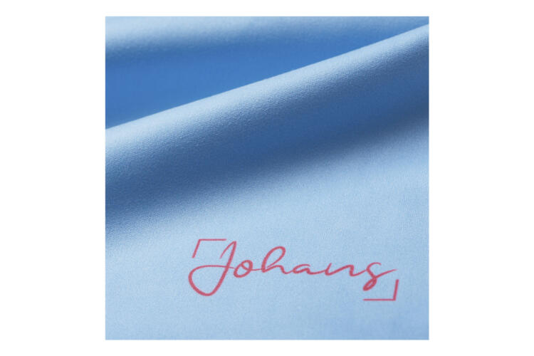 Johans_Tuch_Himmelblau-detail Brillen- und Displaytuch HIMMELBLAU