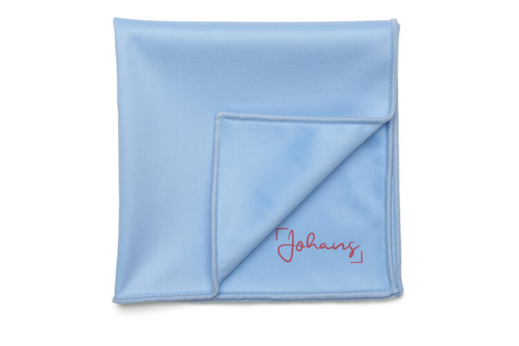 Johans_Tuch_Himmelblau-gefaltet Brillen- und Displaytuch HIMMELBLAU