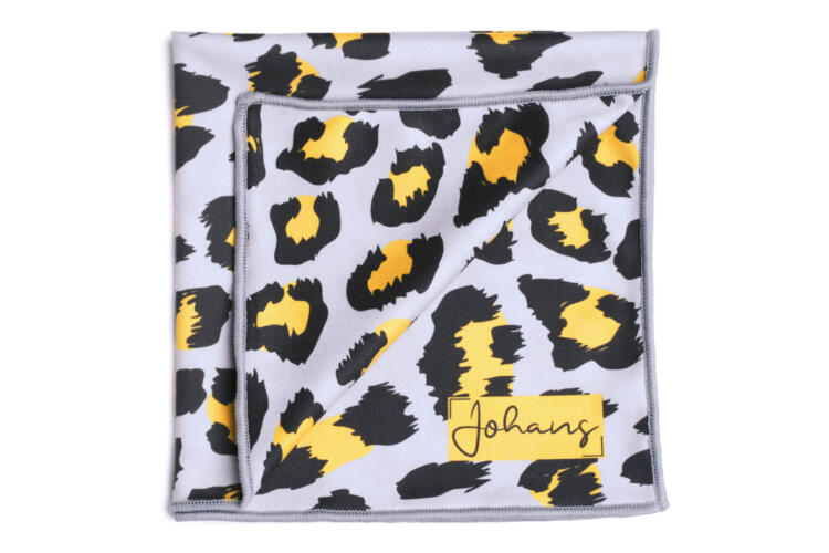 Johans-Tuch-Leo-Gelb-gefaltet Brillen- und Displaytuch Leo Gelb